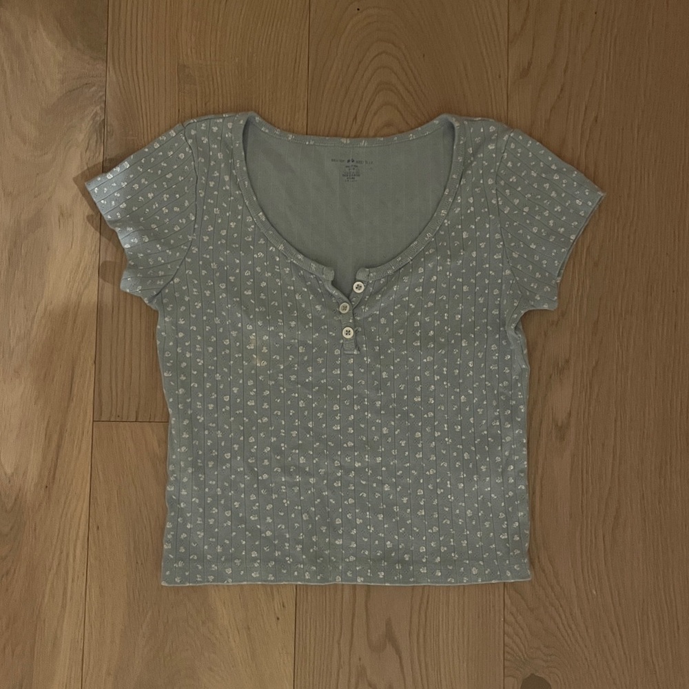Brandy melville light blue floral baby tee